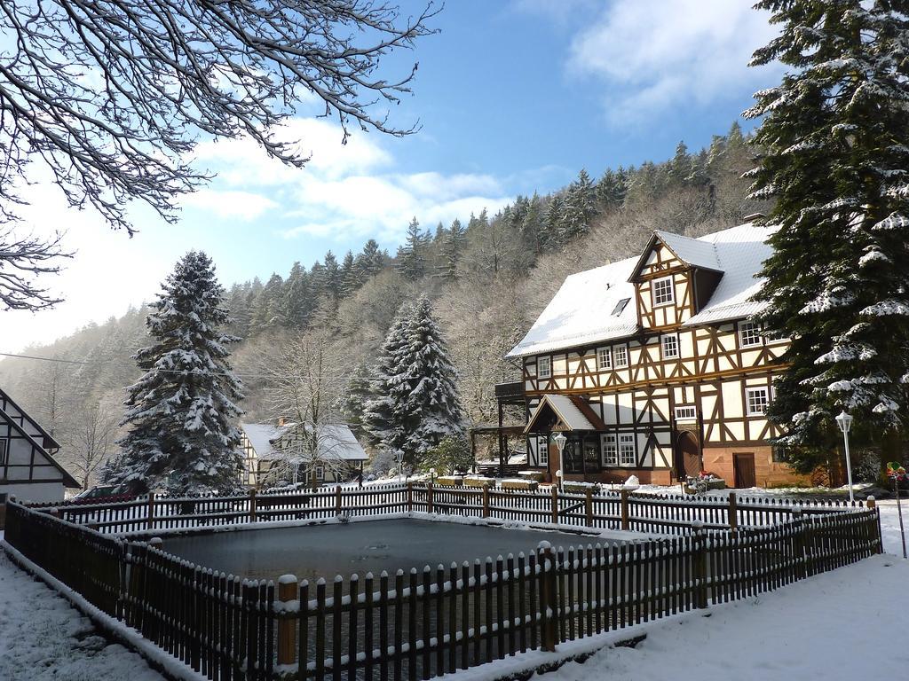 Hof Guttels Waldgasthof Ferienpension โรเทนบวร์ก อัน แดร์ ฟุลดา ภายนอก รูปภาพ