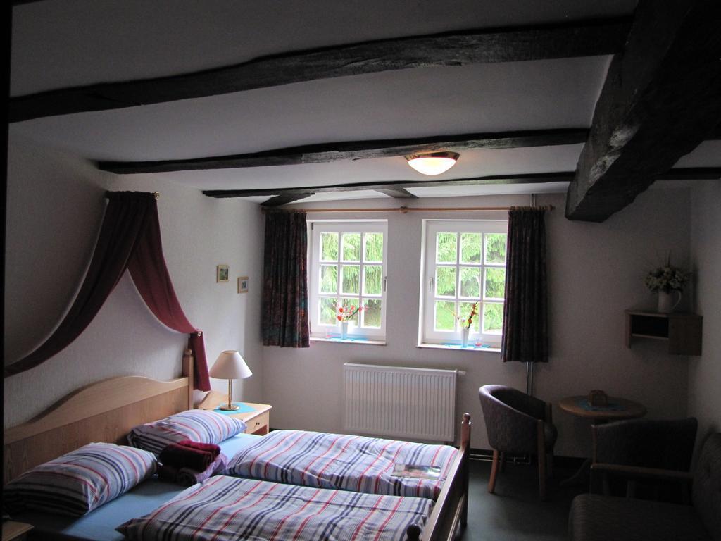 Hof Guttels Waldgasthof Ferienpension โรเทนบวร์ก อัน แดร์ ฟุลดา ภายนอก รูปภาพ